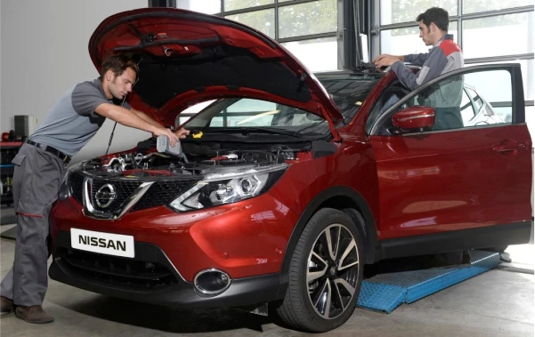 nissan servicing image